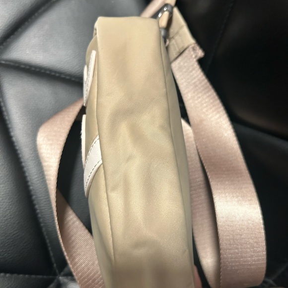 lululemon ❤️Special!athletica Everywhere Belt Bag Beige And Cream EUC - Picture 7 of 10